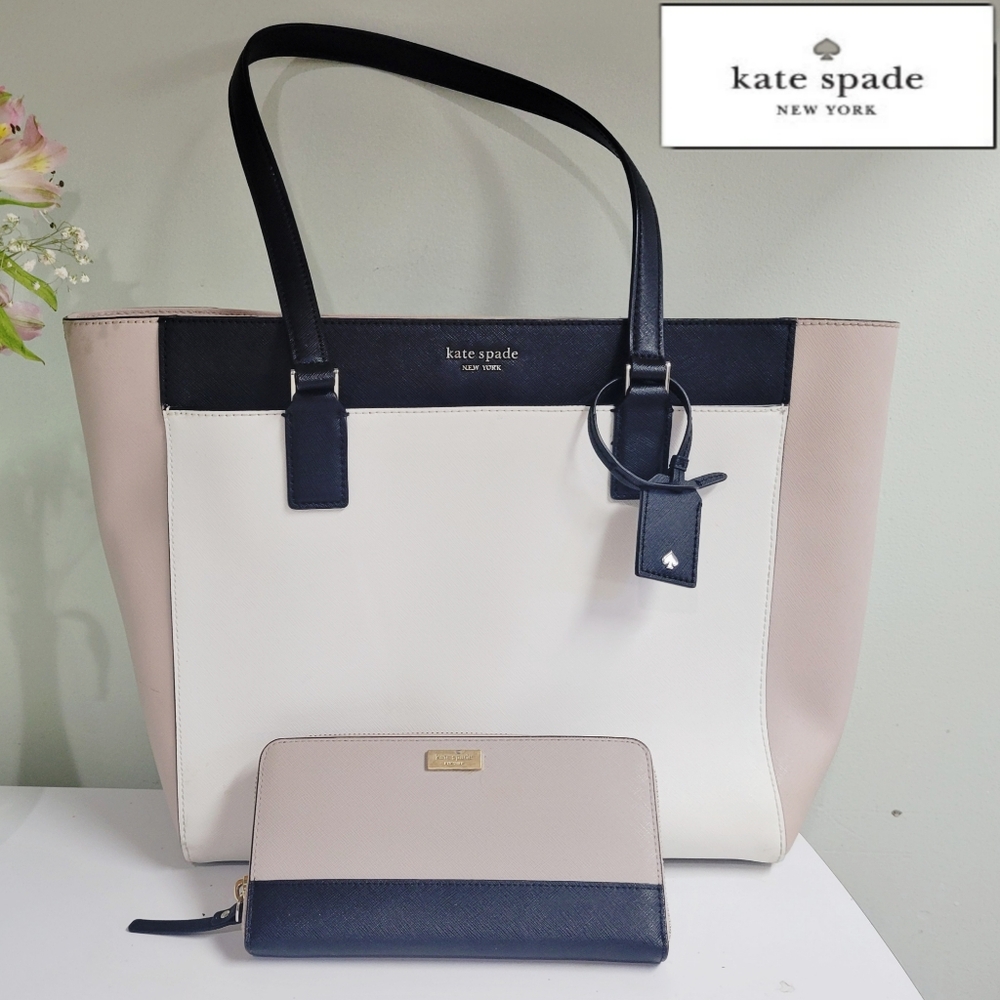 ✨️SALE 2 Large Kate spade multi compartment tote w full size zip around wallet.